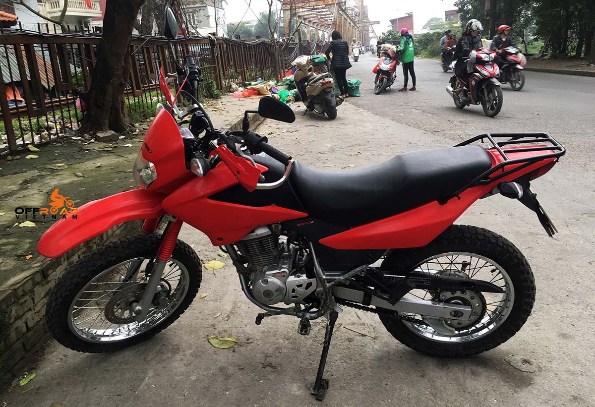 Hanoi Motorbike Rental - Honda XR125L/150L 150cc. Dirt (trail) bike Honda XR125/150L 150cc Red, White, Blue Or Black front disc brake, back drum brake