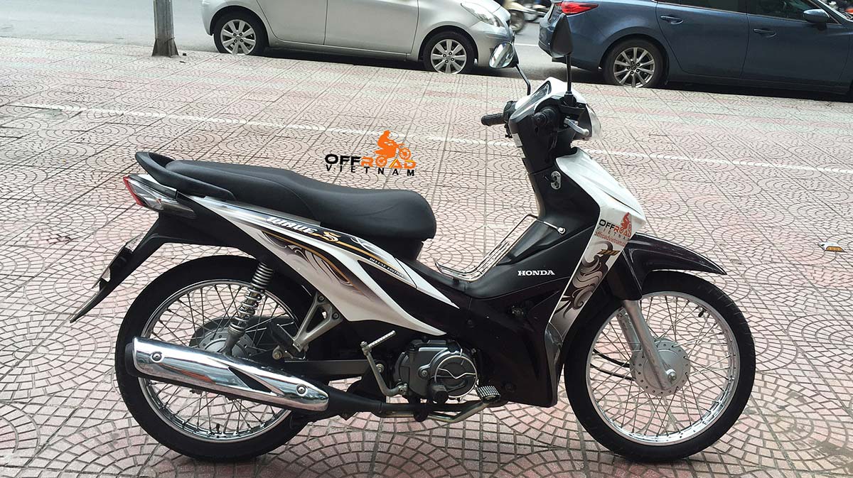 2014 Honda Wave S 110cc semi-automatic scooter Hanoi Motorbike Rental provides